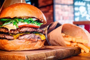 Como comer fast food de graça