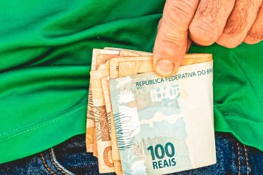 dinheiro esquecido pelos bancos