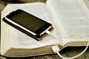 ler a bíblia pelo celular