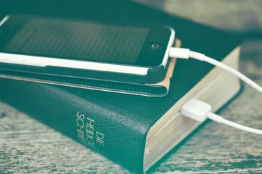 Leia e ouça a bíblia pelo celular