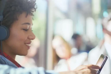 Ouça rádio de graça pelo celular