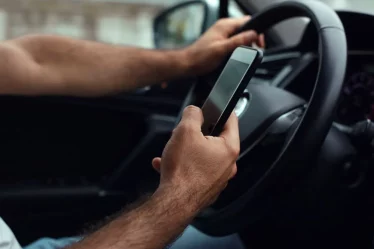 Controlar o carro usando o celular